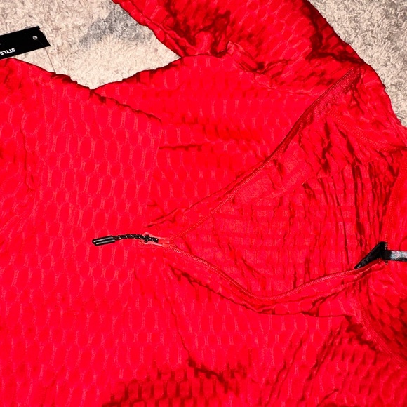 Activewear 2 piece suit red X Large fits like a Large - Picture 11 of 12